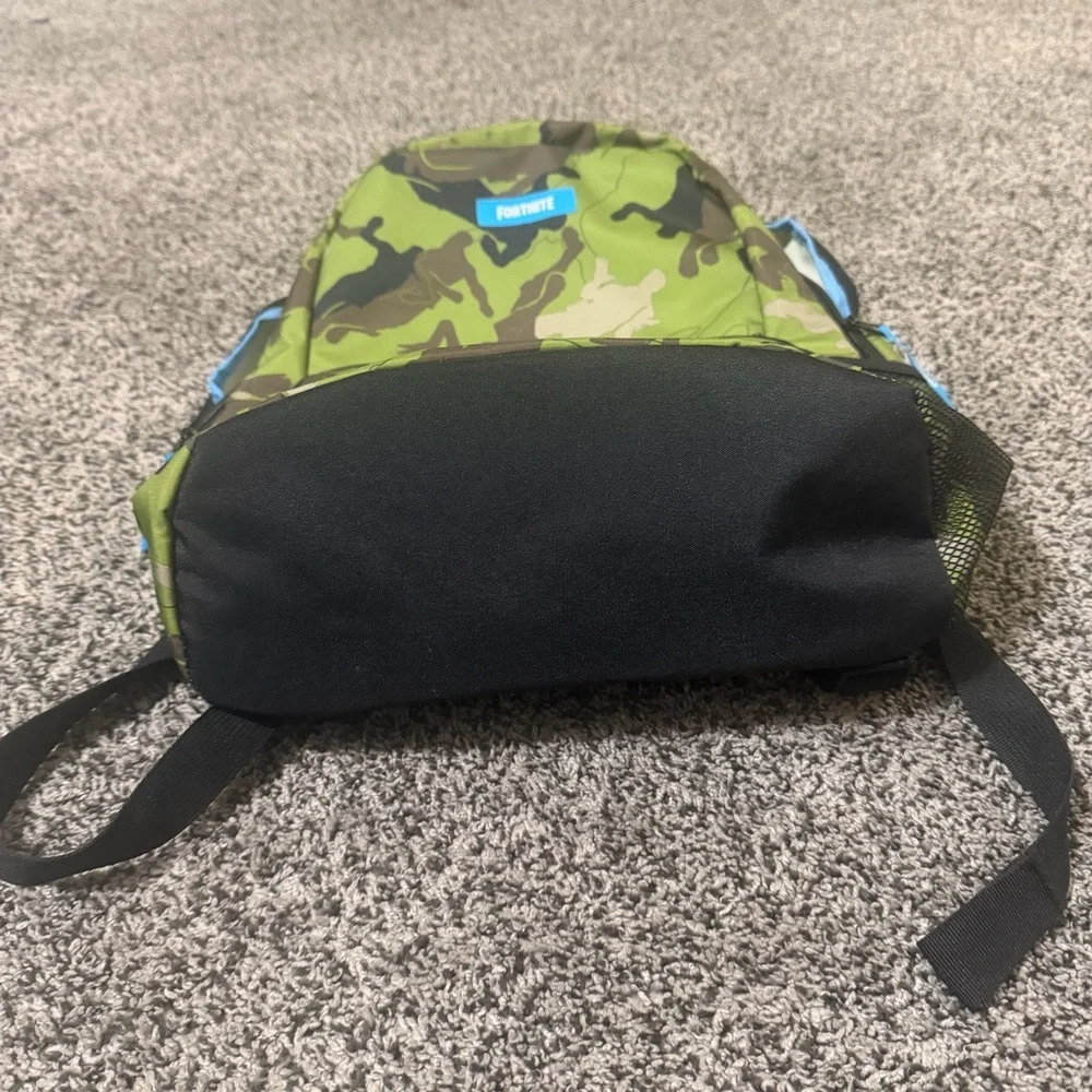 Fortnite‎ Backpack Kids Large Green Camo Excellent Loot Llama School Bag